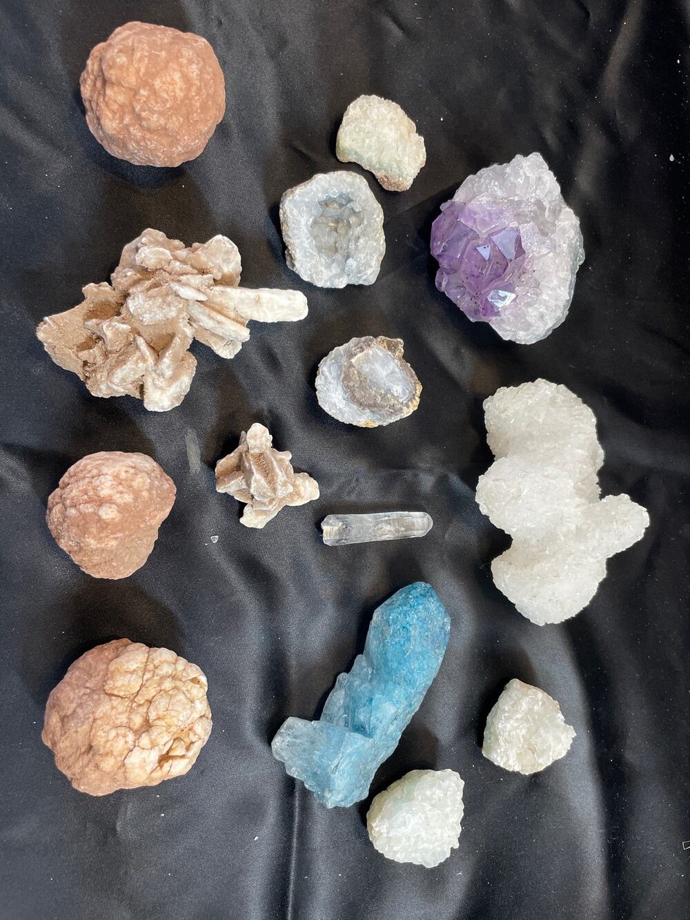 Mixed Lot of Quartz Crystal and Unbroken Geodes